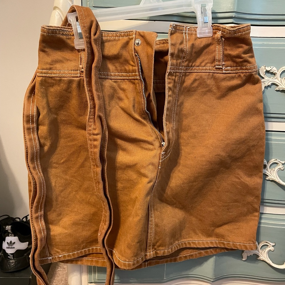 Khaki jean skirt. Great condition